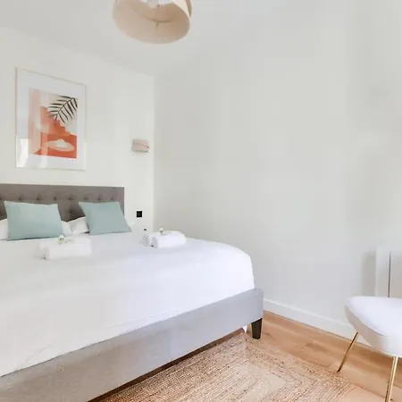 Beautiful 2br In Center Of Paris