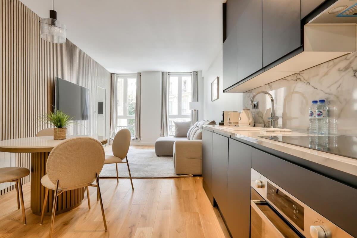 Beautiful 2br In Center Of *